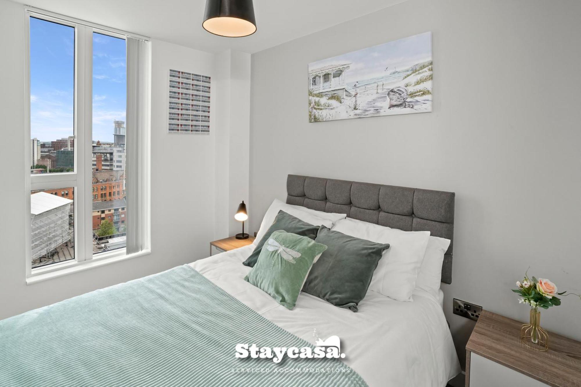 Spectacular Apartment Balcony View In City Centre — Photos 3